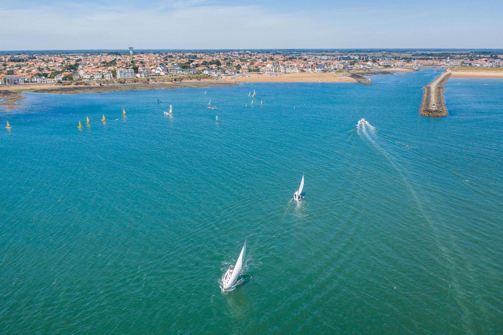 Le Bateau Ivre 50 M De La Plage Saint-Gilles-Croix-de-Vie Extérieur photo